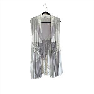 NWT Surrealist Lace Accent Striped Sleeveless Shawl Cardigan Size 2 White Grey